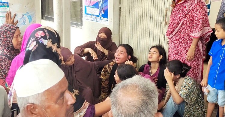 ইজিবাইকে ওড়না পেঁচিয়ে এইচএসসি পরীক্ষার্থীর মৃত্যু