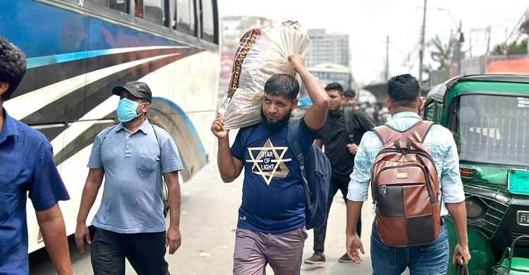 ছুটি শেষে ঢাকায় ফিরছে কর্মজীবী মানুষ