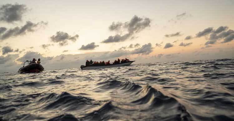  মৌরিতানিয়ায় নৌকাডুবে ১৫ জনের মৃত্যু