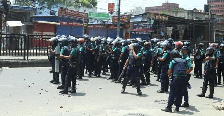  সহিংসতার ঘটনায় ঢাকায় ২৪ ঘণ্টায় গ্রেফতার ২২৮