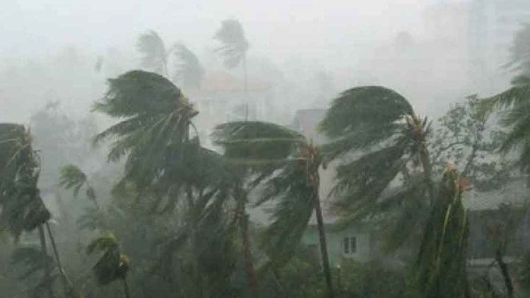 ১২ অঞ্চলে ঝোড়ো বৃষ্টির আভাস, সমুদ্রবন্দরে ৩ নম্বর সংকেত