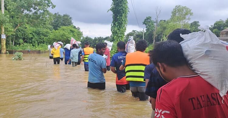  চট্টগ্রামে বন্যায় নিহত পাঁচ, ক্ষতিগ্রস্ত ৫০ হাজার পরিবার