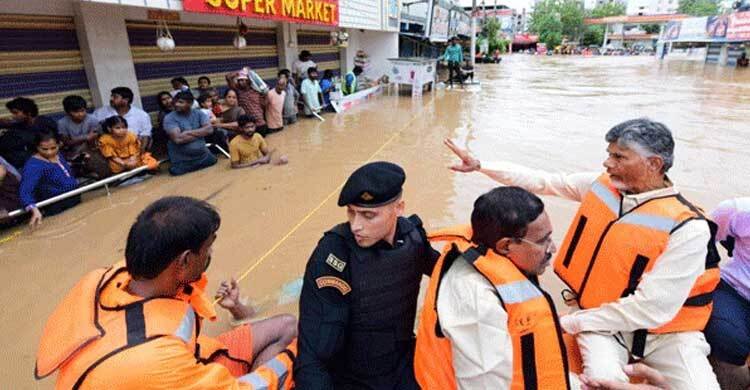  ভারী বৃষ্টিতে ডুবছে ভারত, ২ রাজ্যে ২৭ জনের মৃত্যু