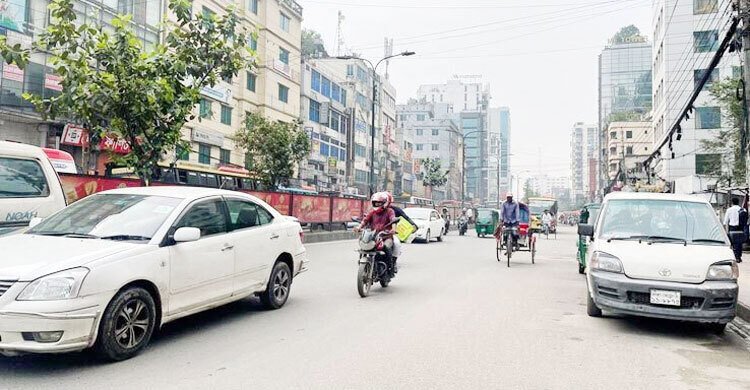  বায়ুদূষণের শীর্ষে আজ ঢাকা