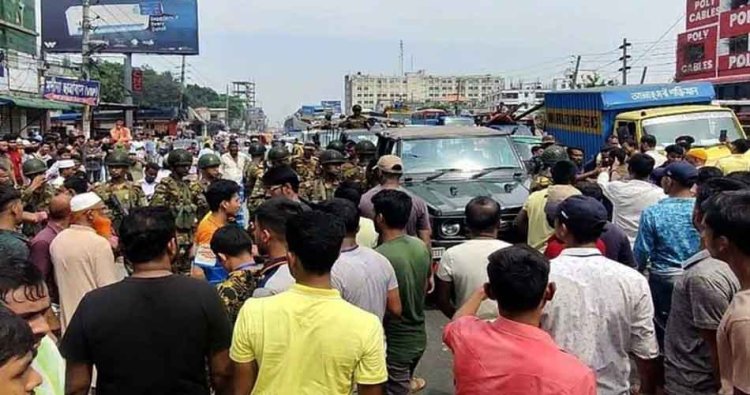 পোশাক শিল্পে অস্থিরতা: অবরোধ, বিক্ষোভ ও কর্মবিরতি পালন করছেন পোশাক শ্রমিকরা