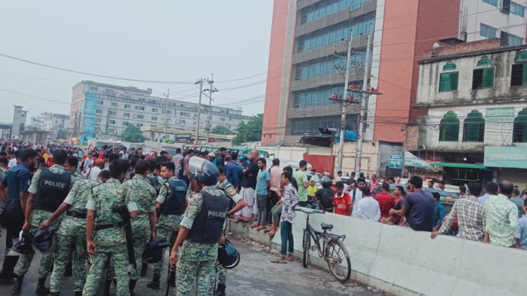 গাজীপুরে মহাসড়কে শ্রমিকদের বিক্ষোভ, তীব্র যানজট