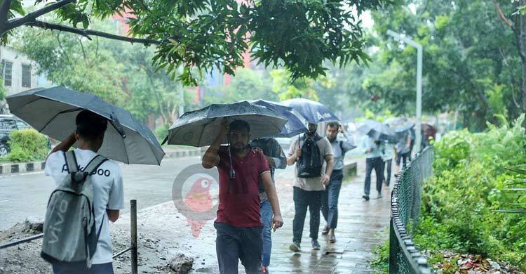 ৪৫-৬০ কিলোমিটার বেগে ঝোড়ো বৃষ্টি হতে পারে ১৩ অঞ্চলে