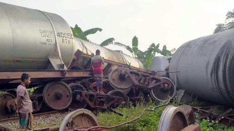 ১০ ঘণ্টা পর সারা দেশের সঙ্গে খুলনার রেল যোগাযোগ স্বাভাবিক