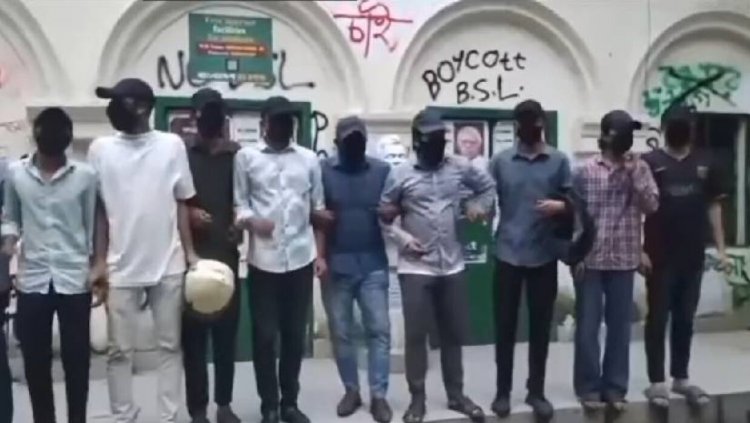কালো মুখোশে ঢাবিতে আওয়ামী লীগের পক্ষে মিছিল