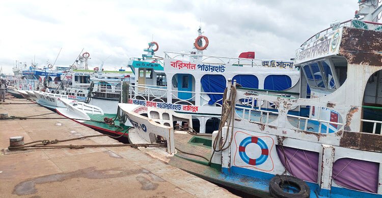  ঘূর্ণিঝড় দানা: বরিশালের অভ্যন্তরীণ রুটে লঞ্চ চলাচল বন্ধ