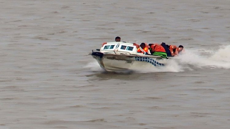 মাঝ নদীতে দুই স্পিডবোটের সংঘর্ষ, নিহত বেড়ে ৩