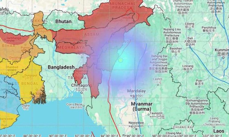 মধ্যরাতের ভূমিকম্পে কাঁপল দেশ