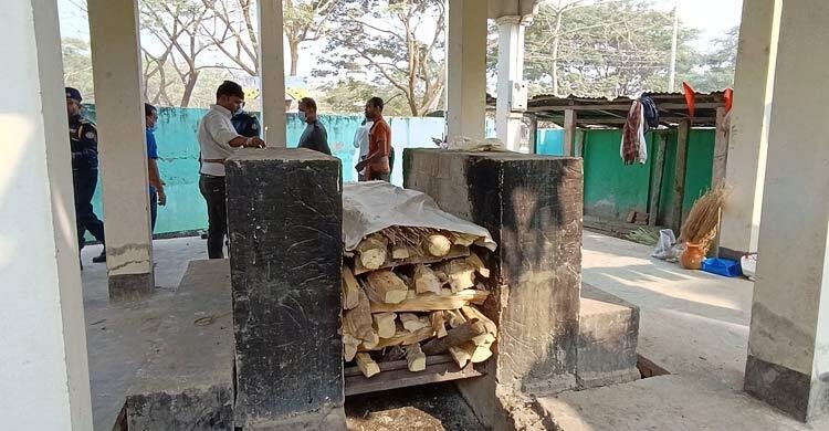 দু’বছর হিমাগারে পড়ে থাকা দুই ভারতীয়র মরদেহ অবশেষে সৎকার