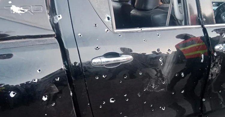 পাকিস্তানে গাড়িতে এলোপাতাড়ি গুলি, নিহত ৬