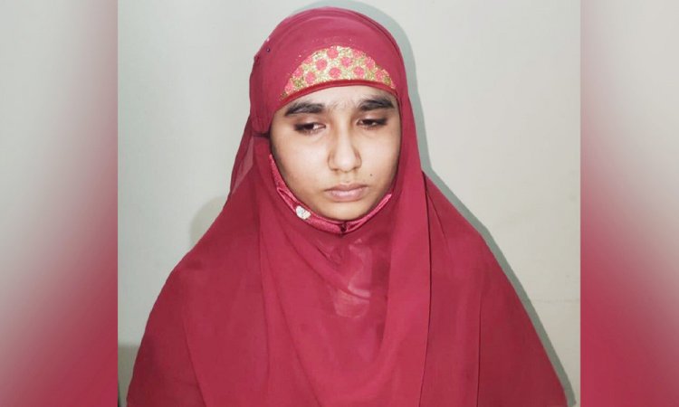 শেষ মুহূর্তে ধরা খেয়ে গেলেন শারিদা
