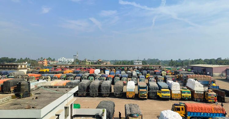 ৯ দিন পর ভোমরা স্থলবন্দরে আমদানি-রপ্তানি শুরু