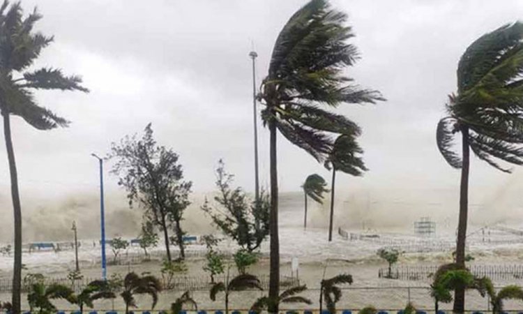 সন্ধ্যার মধ্যে ১০ অঞ্চলে ঝড়-বৃষ্টির আভাস, নদীবন্দরে সতর্ক সংকেত