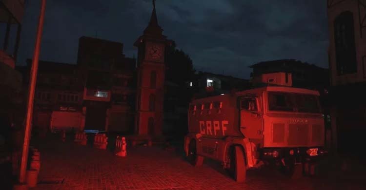 সামরিক স্থাপনায় হামলার অভিযোগ ভারতের, পাকিস্তানের অস্বীকার