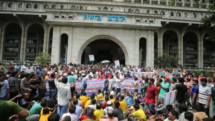 ইশরাক সমর্থকদের অবস্থানে নগর ভবন অবরুদ্ধ