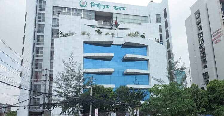 নির্বাচন ঘিরে প্রস্তুত হচ্ছে ইসি, অপেক্ষা সরকারের সবুজ সংকেতের