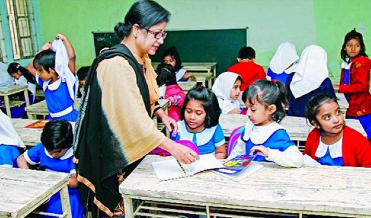 অনির্দিষ্টকালের কর্মবিরতিতে যাচ্ছেন প্রাথমিকের শিক্ষকরা