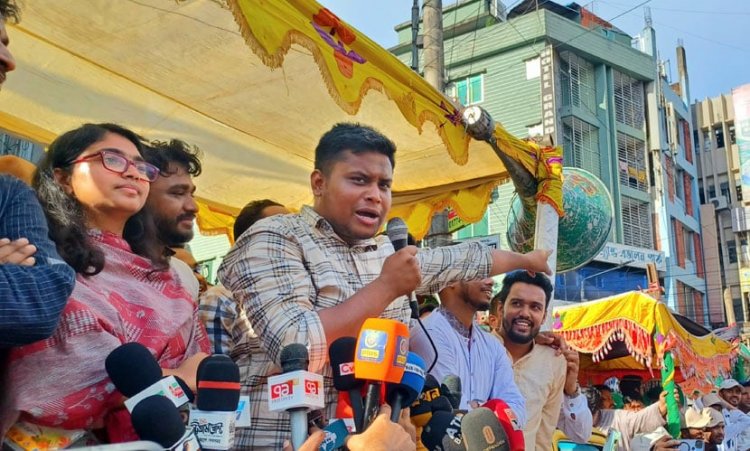আমাদের দেশের ভোটাররা ভোট বিক্রি করে দেয়: হাসনাত