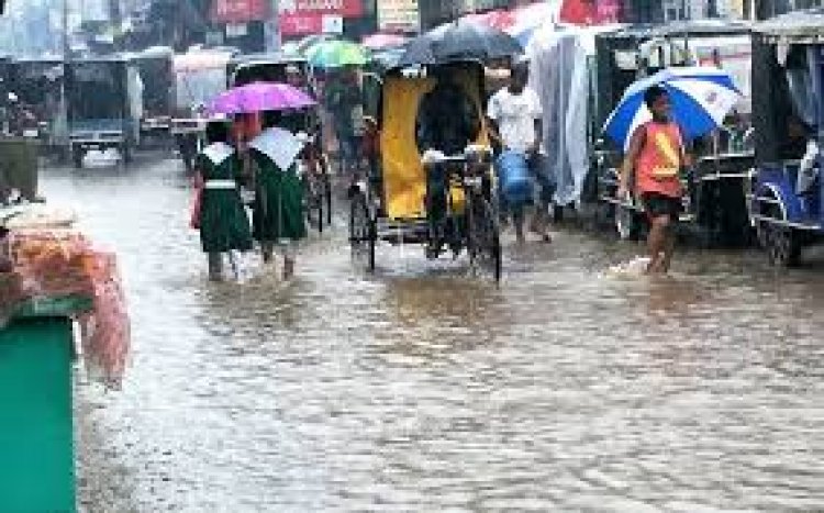 নিম্নচাপের প্রভাবে টানা বৃষ্টি, দুর্ভোগ