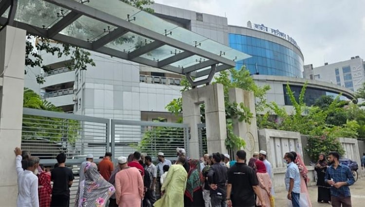 চক্ষুবিজ্ঞান ইনস্টিটিউটে ৪ দিন ধরে সেবা বন্ধ, ফিরে যাচ্ছেন রোগীরা