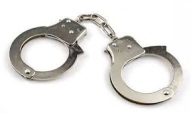 লোনের ফাঁদে ফেলে ২ কোটি টাকা আত্মসাৎ, গ্রেফতার ২