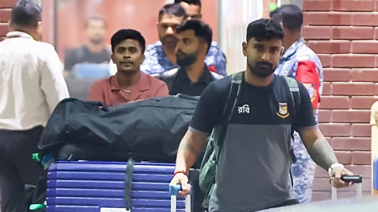 হোয়াইটওয়াশ হয়ে পাকিস্তান থেকে দেশে ফিরেছেন শান্ত-লিটনরা