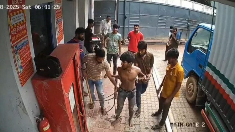 চুরির অপবাদ দিয়ে শ্রমিককে পিটিয়ে হত্যা, ভিডিও ভাইরাল