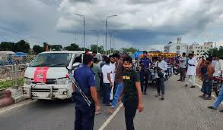 ঠাকুরগাঁওয়ে এনসিপির গাড়িবহরে হামলা