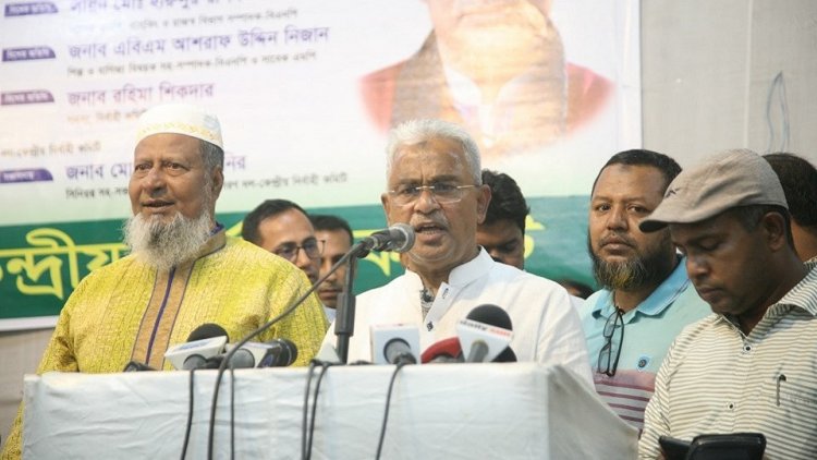 হাসিনা পালানোর আগে তার স্বজনদেরকে খুদে বার্তা পাঠিয়েছিল: আলাল