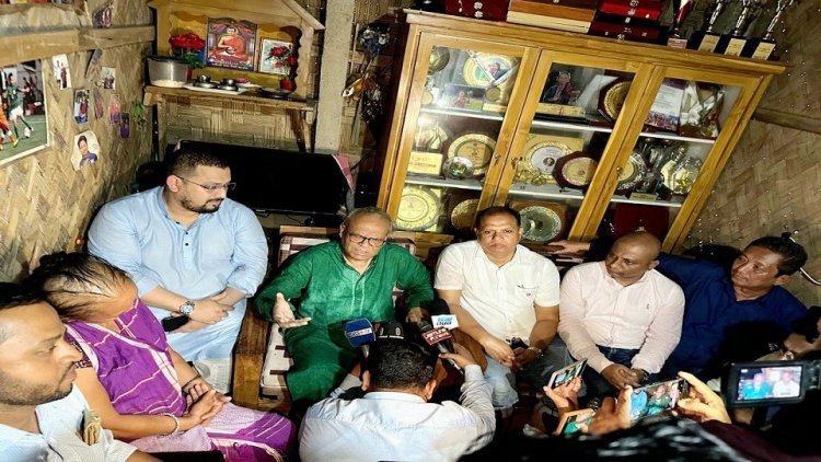 ঋতুপর্ণা চাকমার ক্যান্সার আক্রান্ত মায়ের পাশে তারেক রহমান