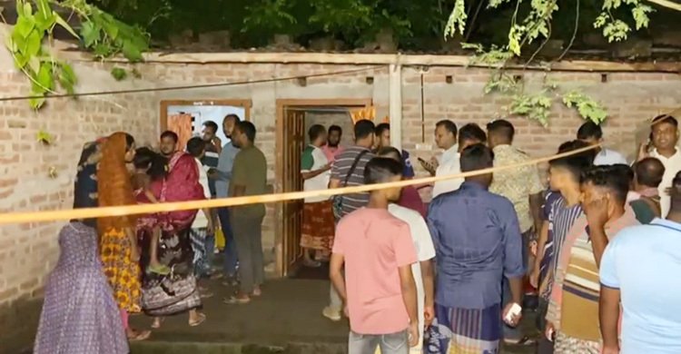 চাঁপাইনবাবগঞ্জে মাকে মারধর করায় গণপিটুনিতে ছেলে নিহত