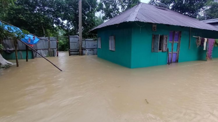 ফেনীতে প্লাবিত হচ্ছে নতুন নতুন এলাকা