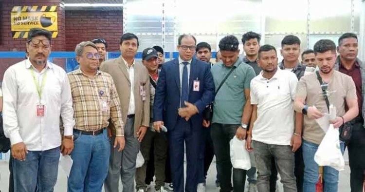 ইরান থেকে দেশে ফিরেছেন আরও ৩০ বাংলাদেশি