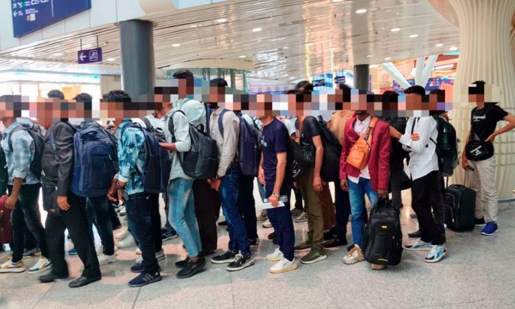 বিমানবন্দর থেকে ৯৬ বাংলাদেশিকে ফেরত পাঠাল মালয়েশিয়া