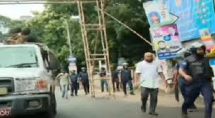 গোপালগঞ্জে সাংবাদিকের গাড়িতে আ.লীগ নেতাকর্মীদের হামলা