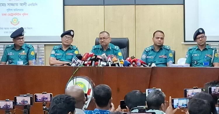 এজাহার থেকে ৫ জনের নাম বাদ দেন সোহাগের বোন : ডিএমপি কমিশনার