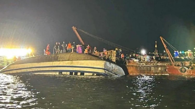 ভিয়েতনামে পর্যটকবাহী নৌকা ডুবে ৩৪ জনের প্রাণহানি, নিখোঁজ ৮