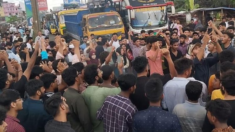 ৭ ঘণ্টা ধরে ঢাকা-বরিশাল মহাসড়ক অবরোধ শিক্ষার্থীদের