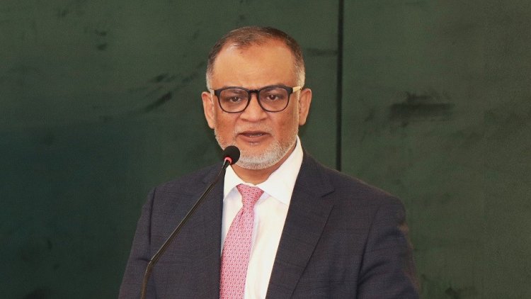 মার্কিন শুল্ক কমানোর বিষয়ে আশাবাদী বাংলাদেশ: বাণিজ্য উপদেষ্টা