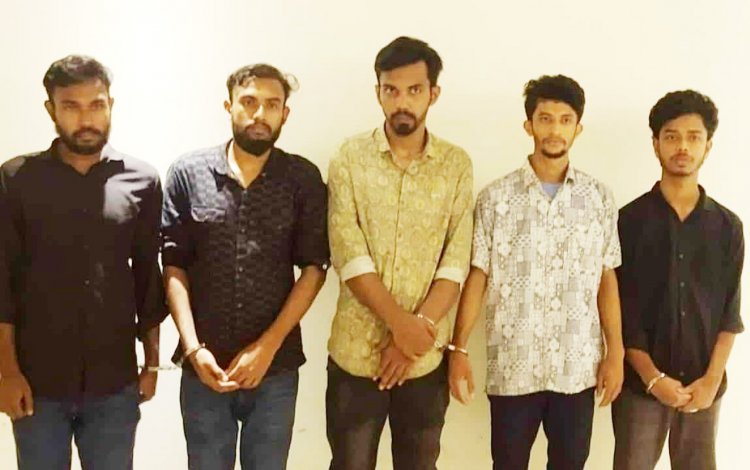 সমন্বয়ক পরিচয়ে ৫০ লাখ টাকা চাঁদা দাবি, আটক ৫