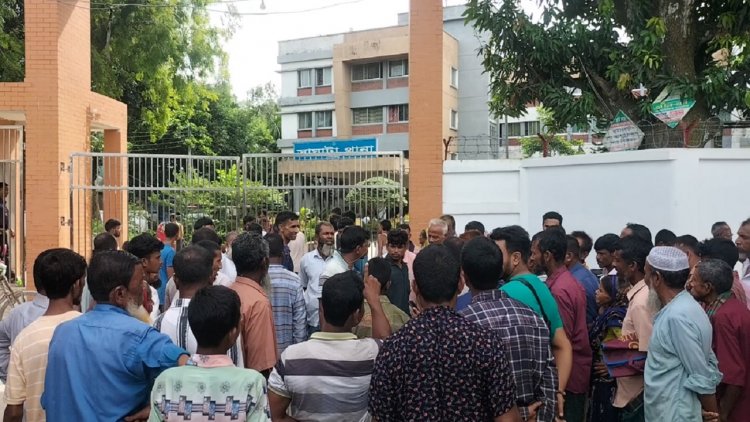 থানার সামনের পুকুরে সিজুকে পিটিয়ে হত্যা করা হয়