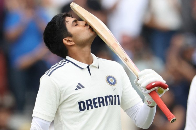 ৪৬ বছর অক্ষত থাকা গাভাস্কারের রেকর্ড ছুঁতে যাচ্ছেন গিল