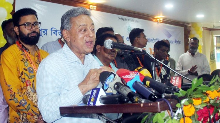 অনির্বাচিত সরকারে দেশ দিনদিন পিছিয়ে যাচ্ছে: আমির খসরু